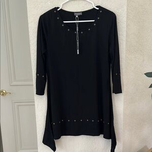 Essentials Milano Black Top​